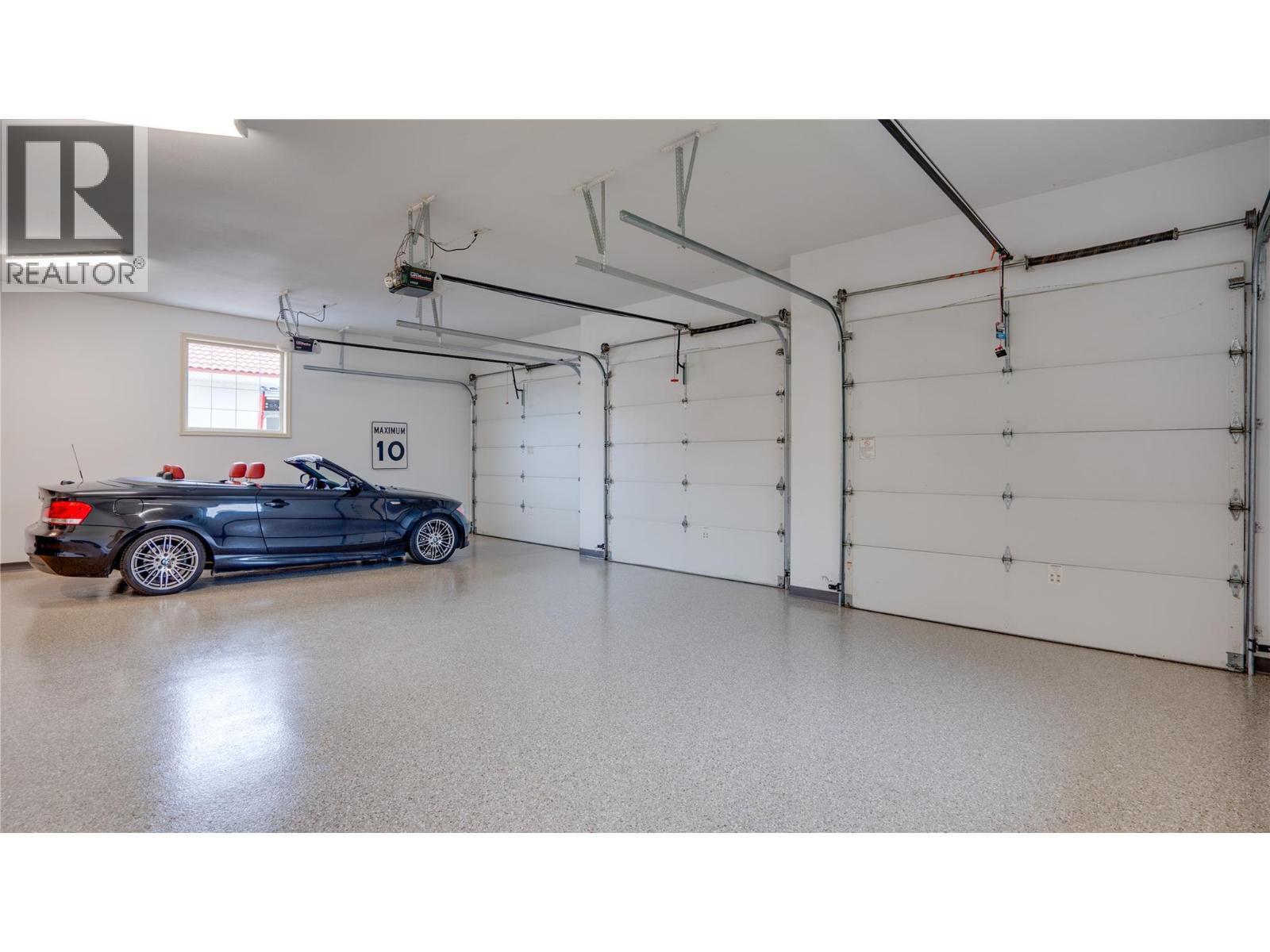 #8 Bayview Heights Lot# 8, Coldstream, BC - Indoor Photo Showing Garage