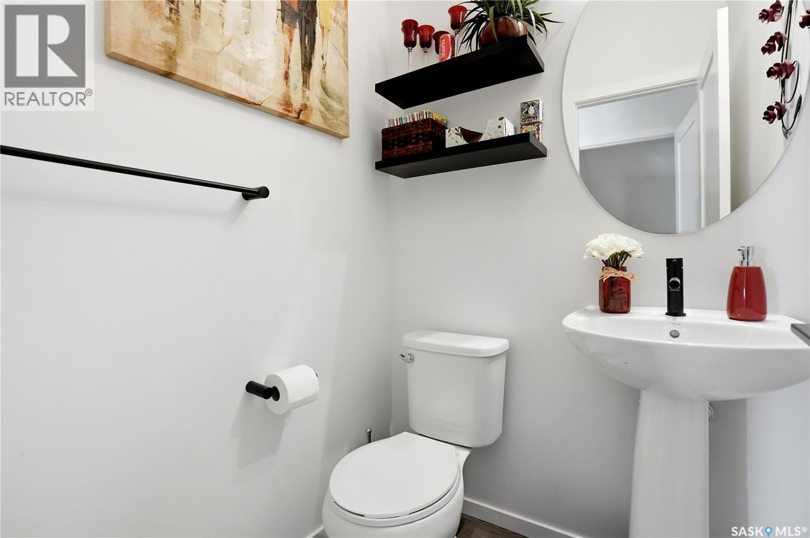 5000 Primrose Green Drive E, Regina, SK - Indoor Photo Showing Bathroom
