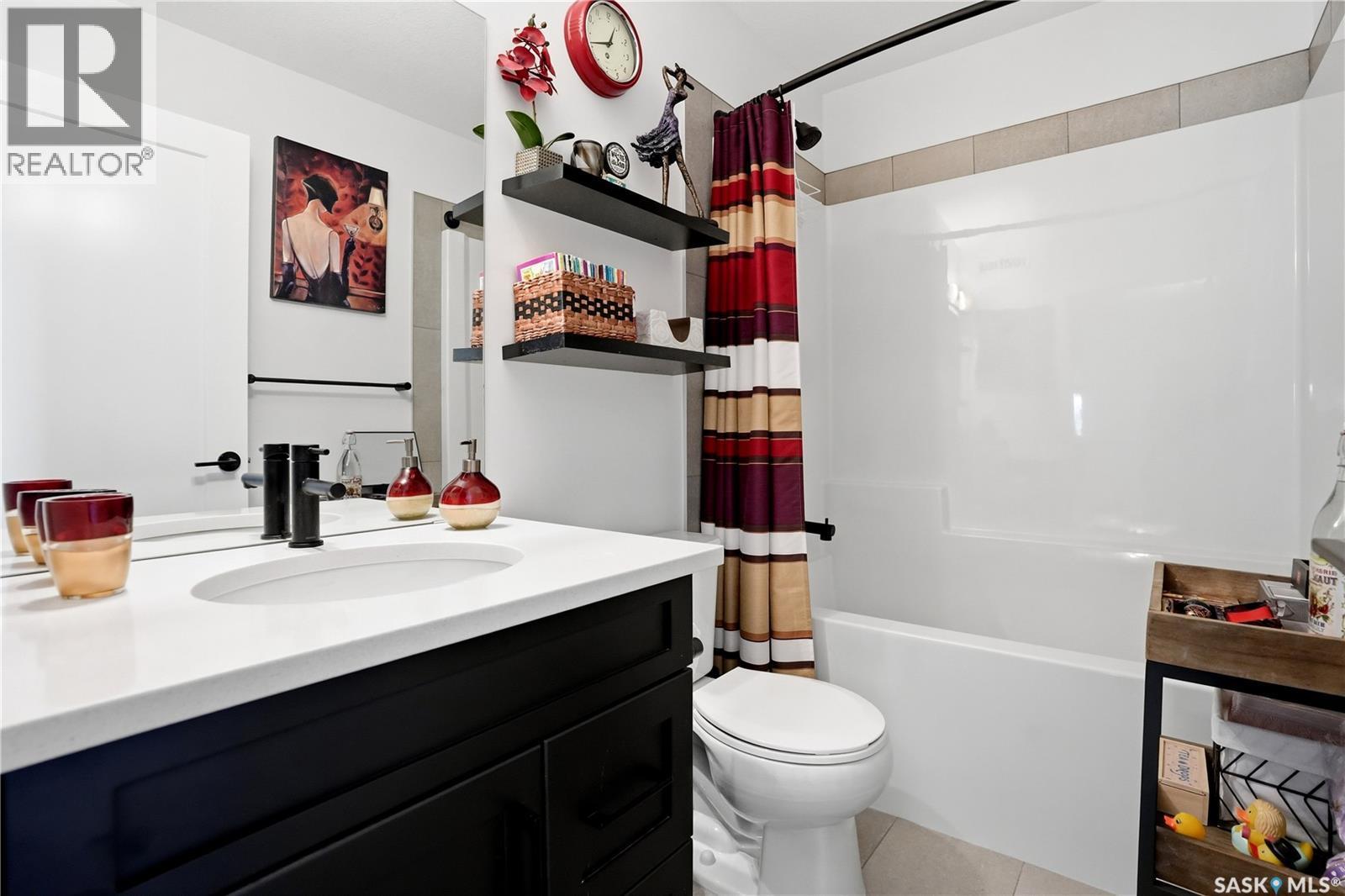 5000 Primrose Green Drive E, Regina, SK - Indoor Photo Showing Bathroom