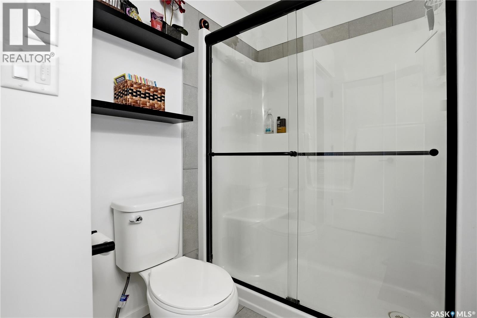 5000 Primrose Green Drive E, Regina, SK - Indoor Photo Showing Bathroom
