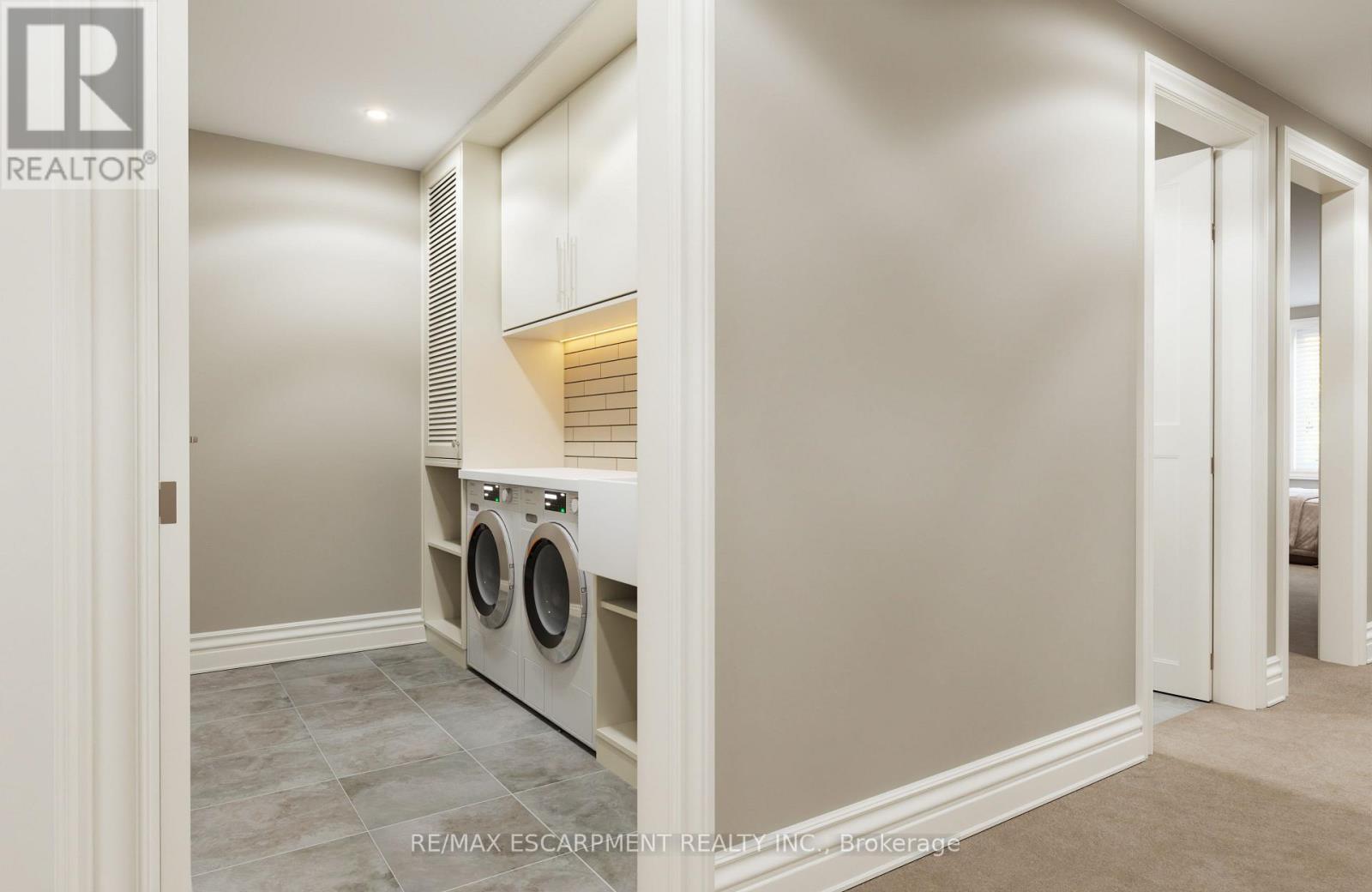 40 - 11 Creek Avenue, Haldimand, ON - Indoor Photo Showing Laundry Room