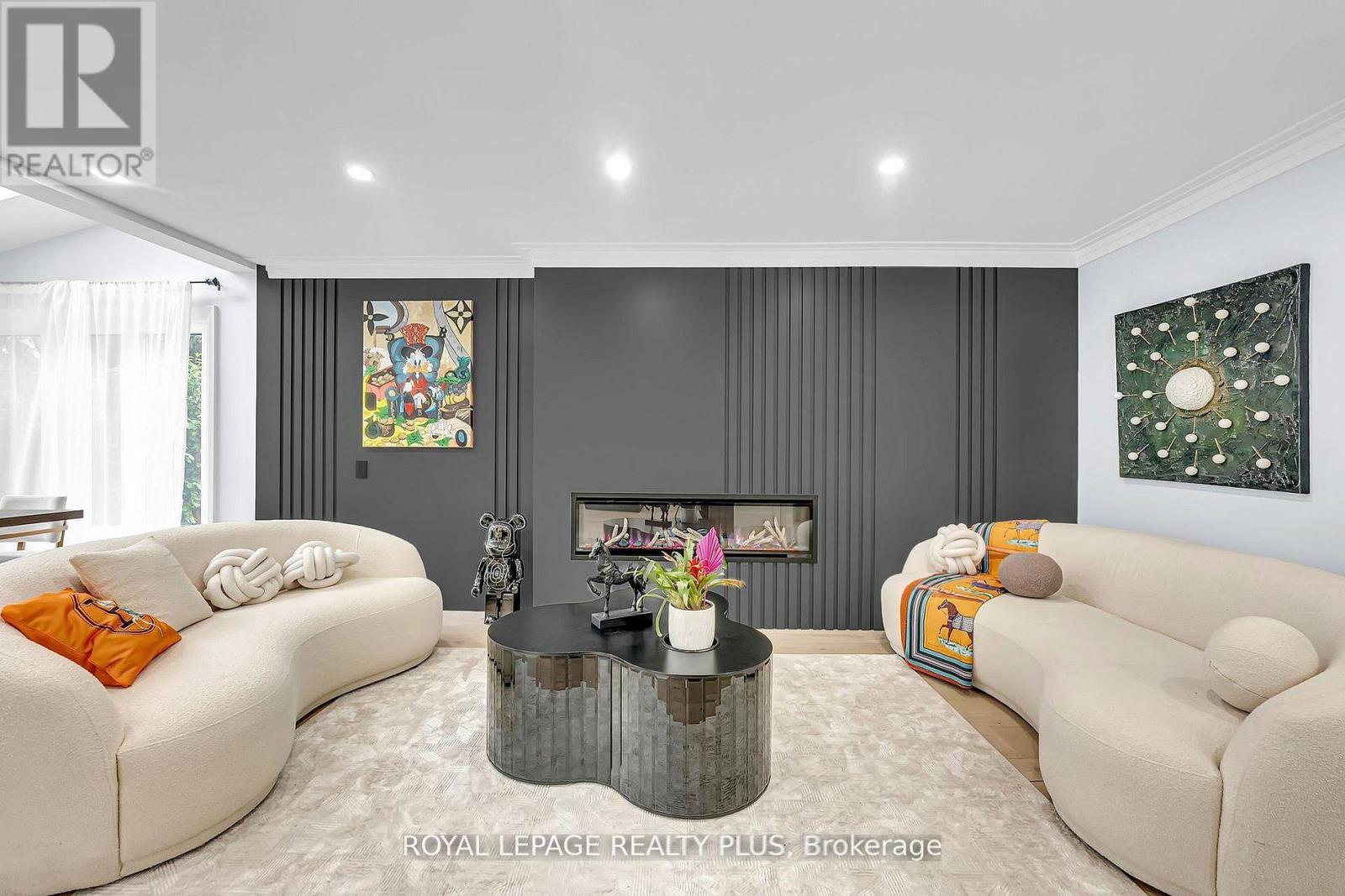 4344 Dallas Court, Mississauga, ON - Indoor Photo Showing Living Room