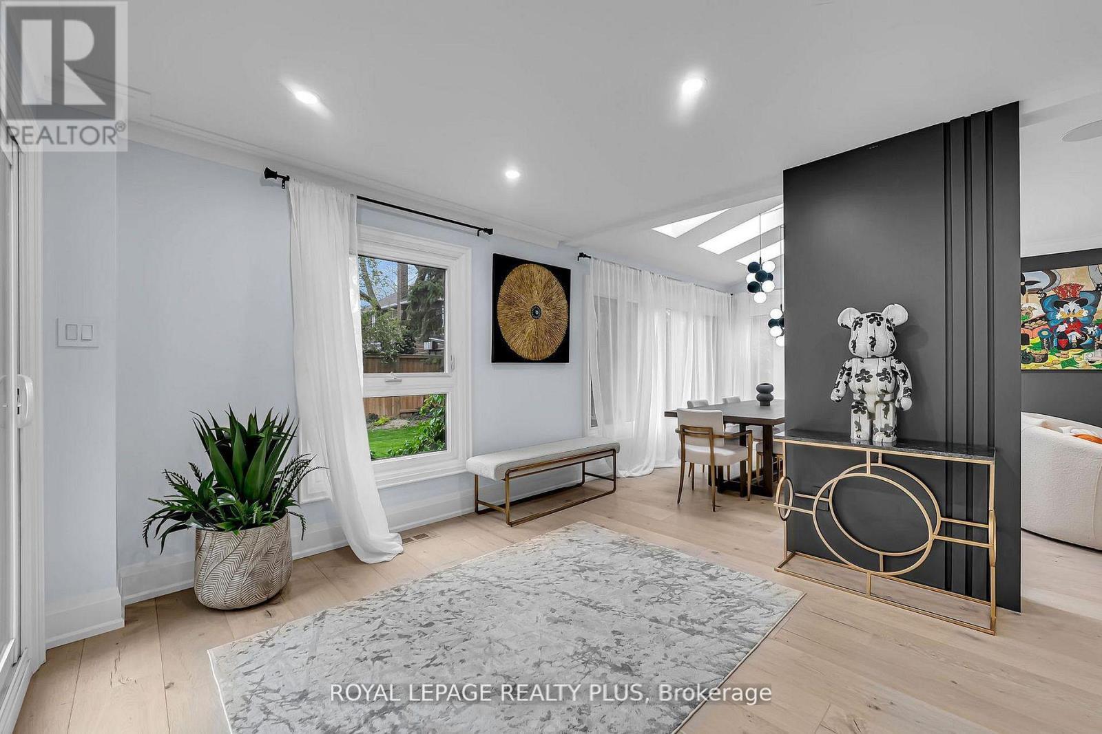 4344 Dallas Court, Mississauga, ON - Indoor