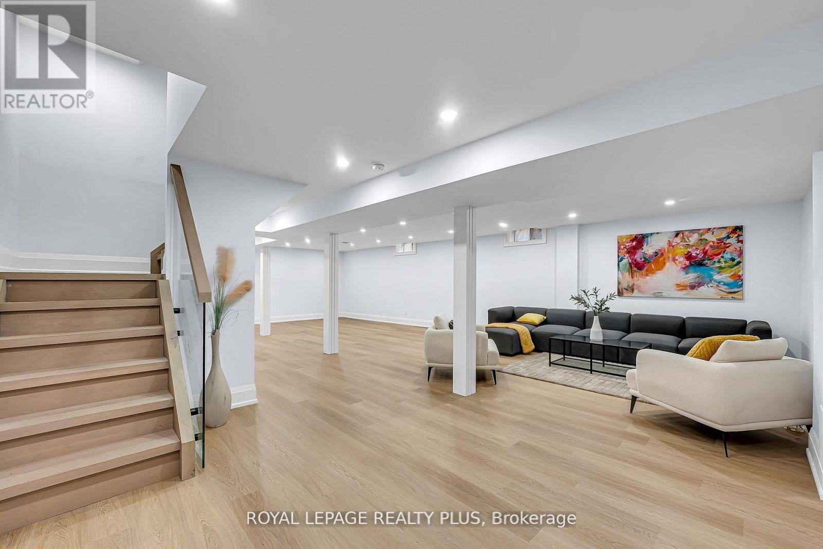 4344 Dallas Court, Mississauga, ON - Indoor Photo Showing Other Room