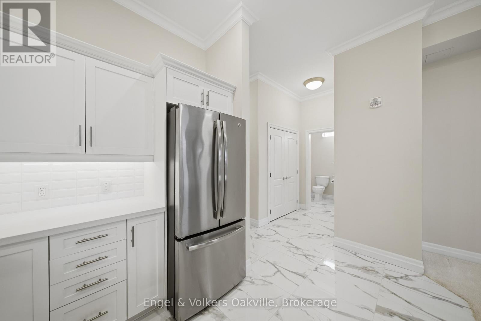 101 - 3290 New Street, Burlington (Roseland), ON