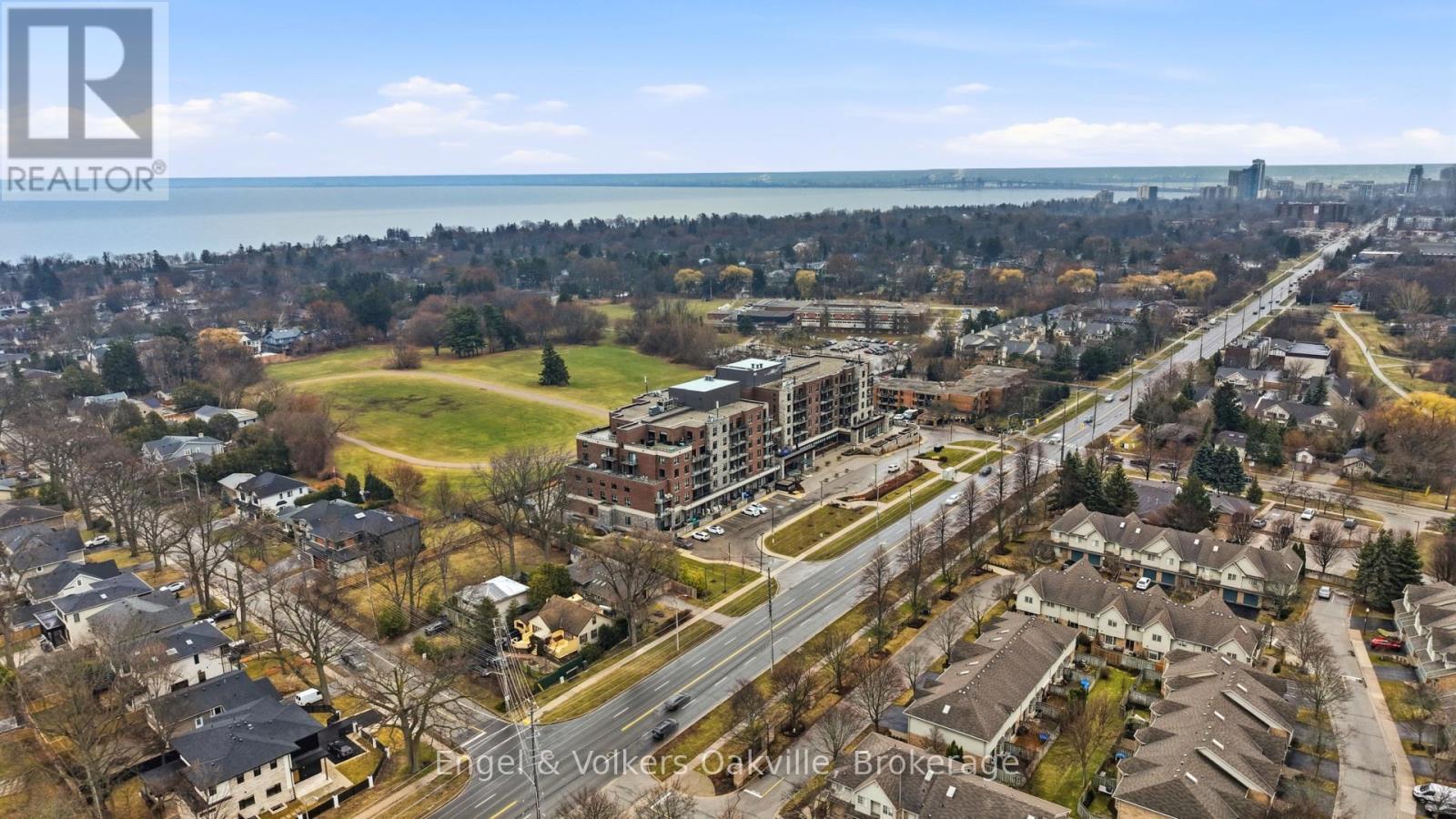 101 - 3290 New Street, Burlington (Roseland), ON