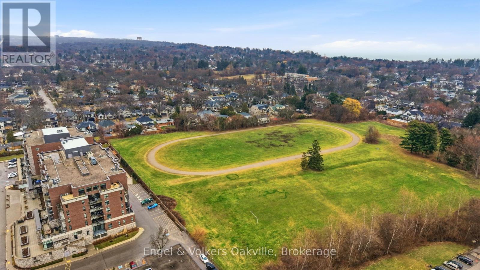101 - 3290 New Street, Burlington (Roseland), ON