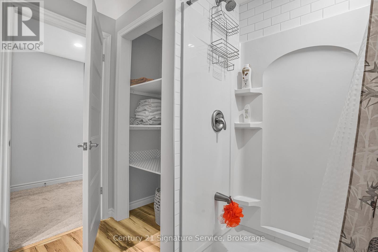 16 Gaiser Road, Welland, ON - Indoor