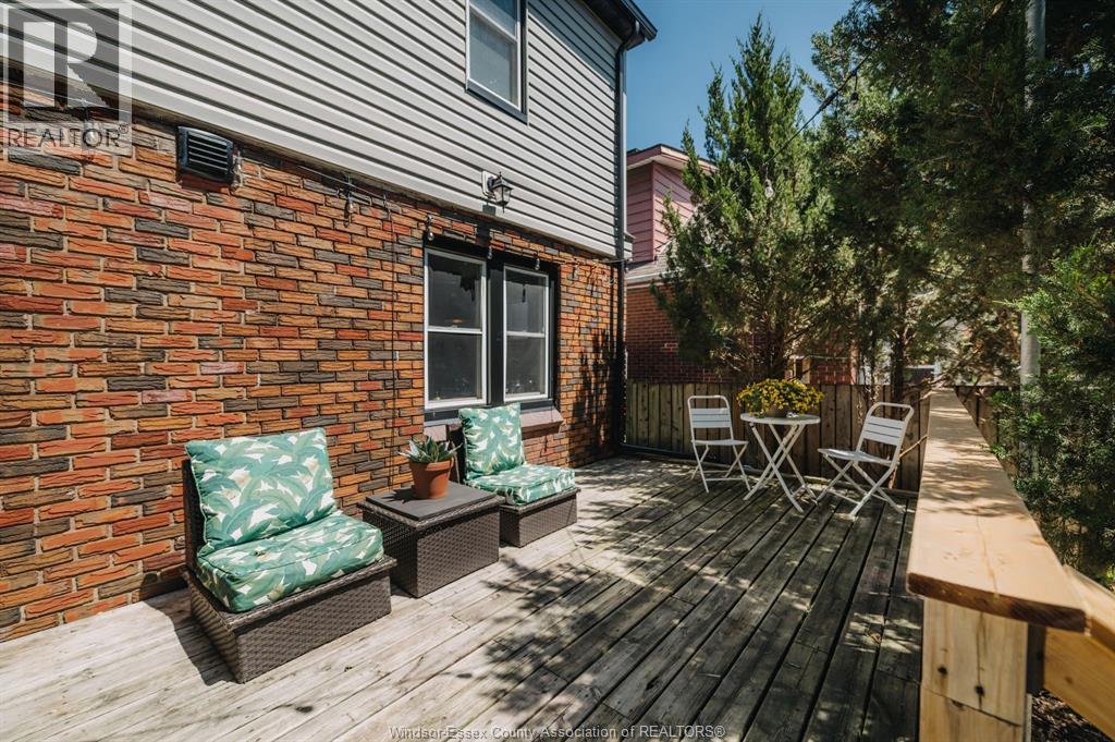 2263 Fraser Avenue, Windsor, ON - Outdoor With Deck Patio Veranda