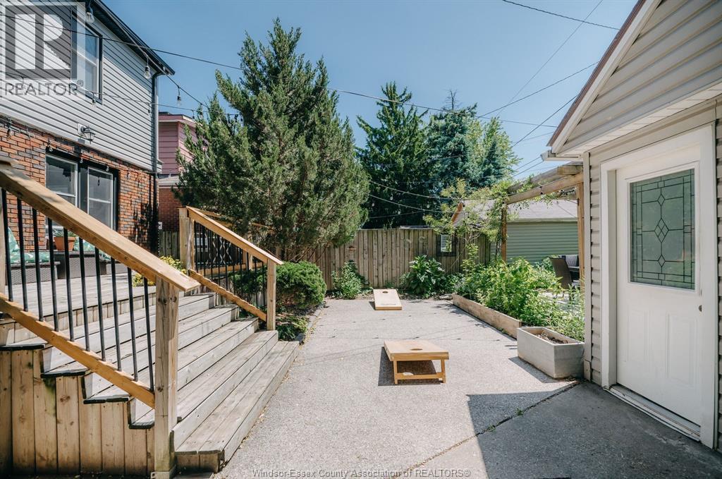 2263 Fraser Avenue, Windsor, ON - Outdoor With Exterior