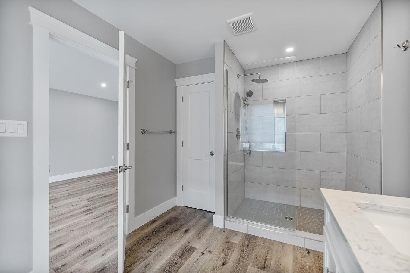 5 12 Harold Court, Cornwall, PE