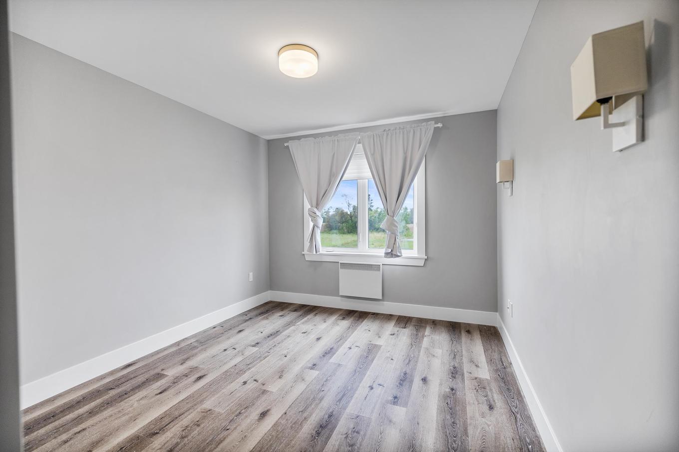5 12 Harold Court, Cornwall, PE