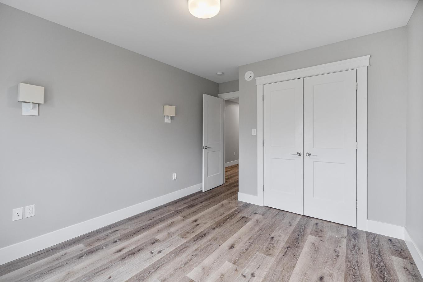 5 12 Harold Court, Cornwall, PE