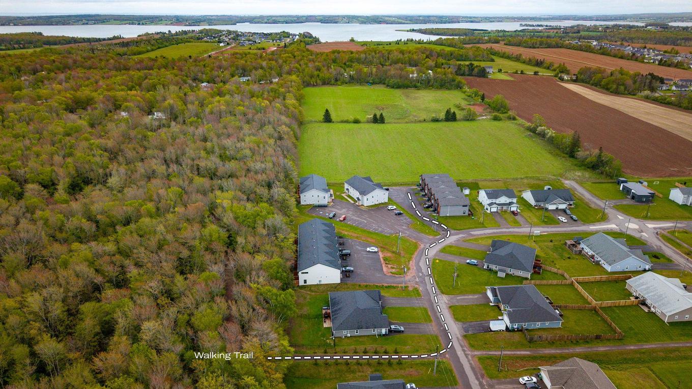5 12 Harold Court, Cornwall, PE