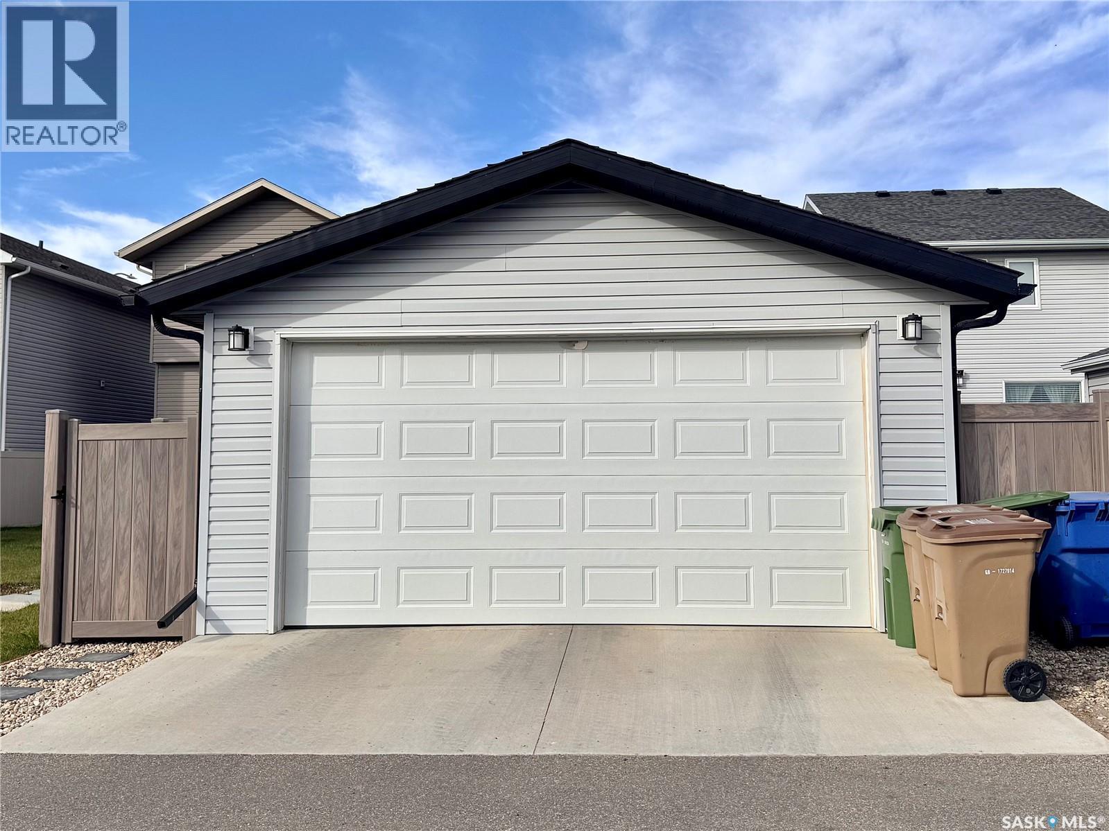 7937 Flax Avenue, Regina, SK - Outdoor With Exterior