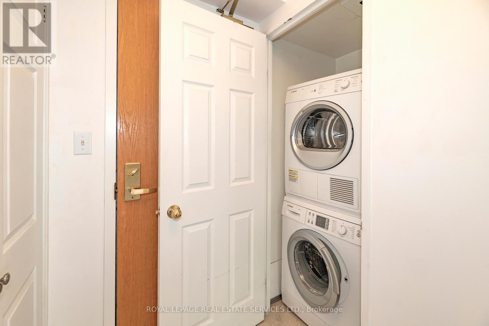 212 - 195 Merton Street, Toronto, ON - Indoor Photo Showing Laundry Room
