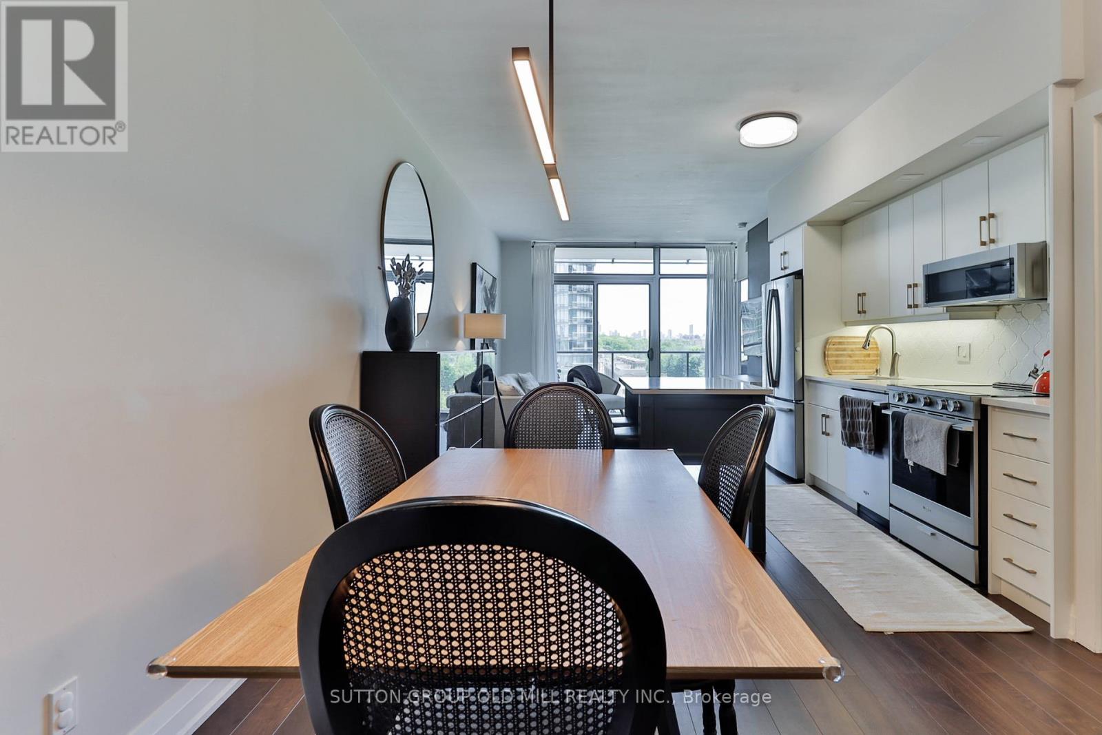 602 - 103 The Queensway, Toronto, ON - Indoor