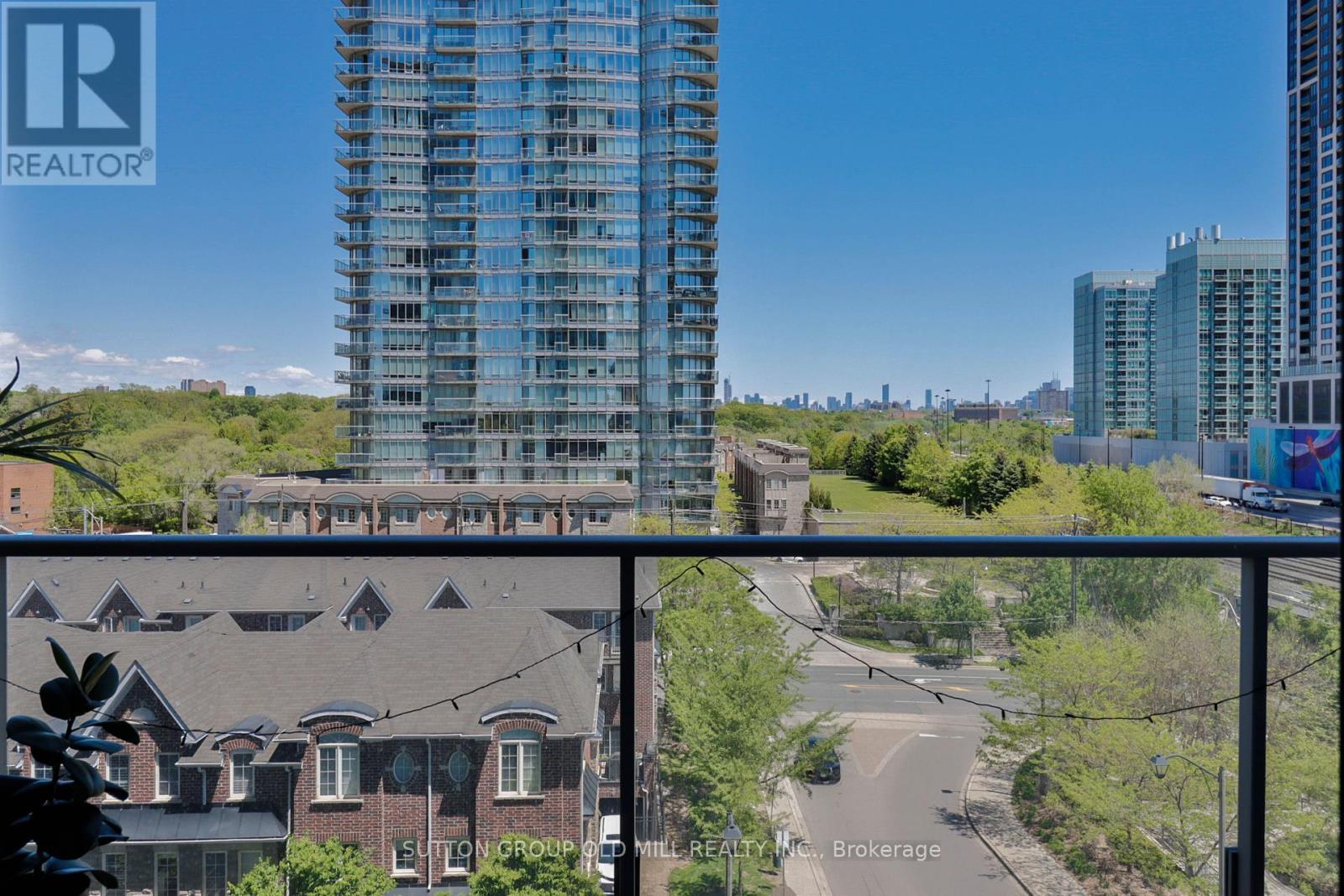 602 - 103 The Queensway, Toronto, ON - Outdoor With Facade