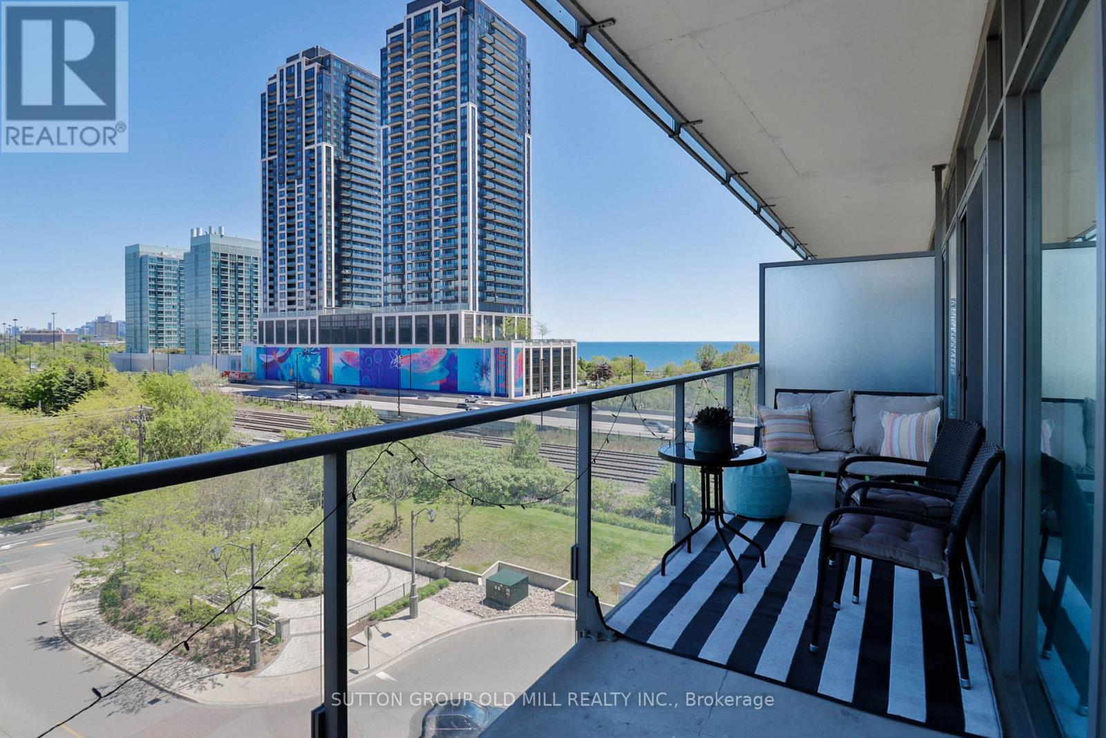 602 - 103 The Queensway, Toronto, ON - Outdoor