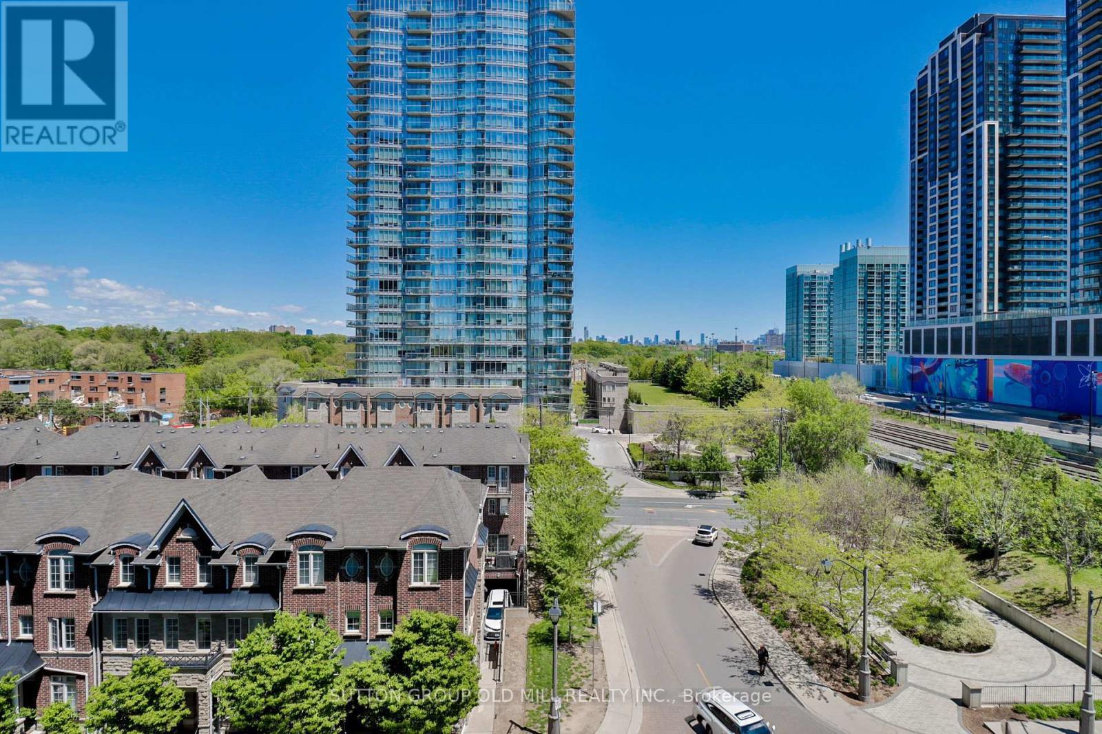 602 - 103 The Queensway, Toronto, ON - Outdoor With Facade