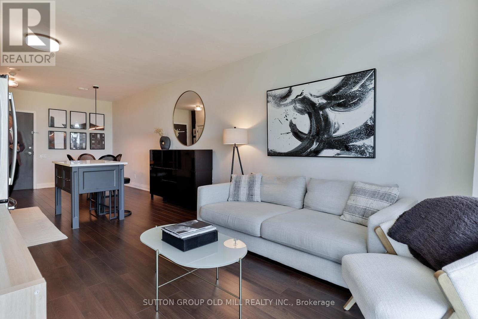 602 - 103 The Queensway, Toronto, ON - Indoor Photo Showing Living Room