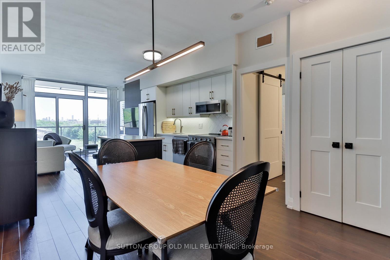 602 - 103 The Queensway, Toronto, ON - Indoor Photo Showing Dining Room