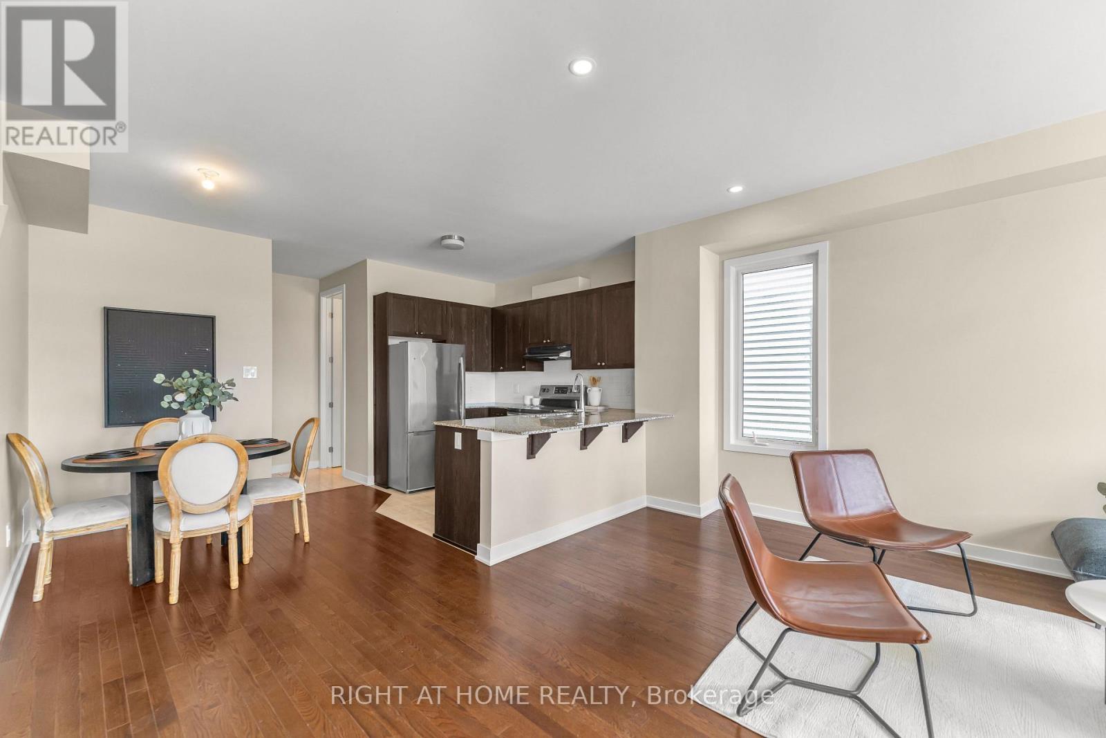 6319 Perth Street, Ottawa, ON - Indoor