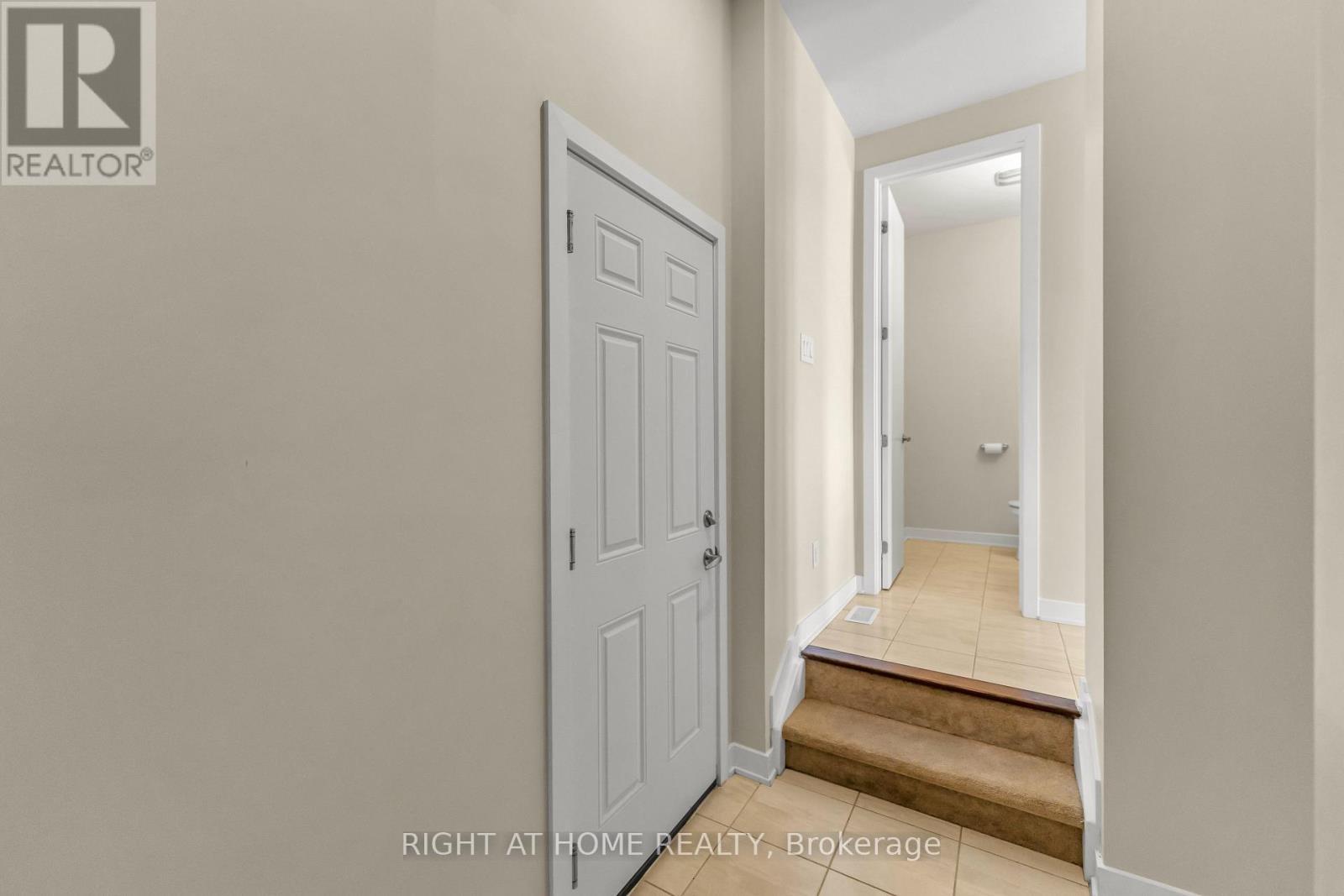 6319 Perth Street, Ottawa, ON - Indoor Photo Showing Other Room