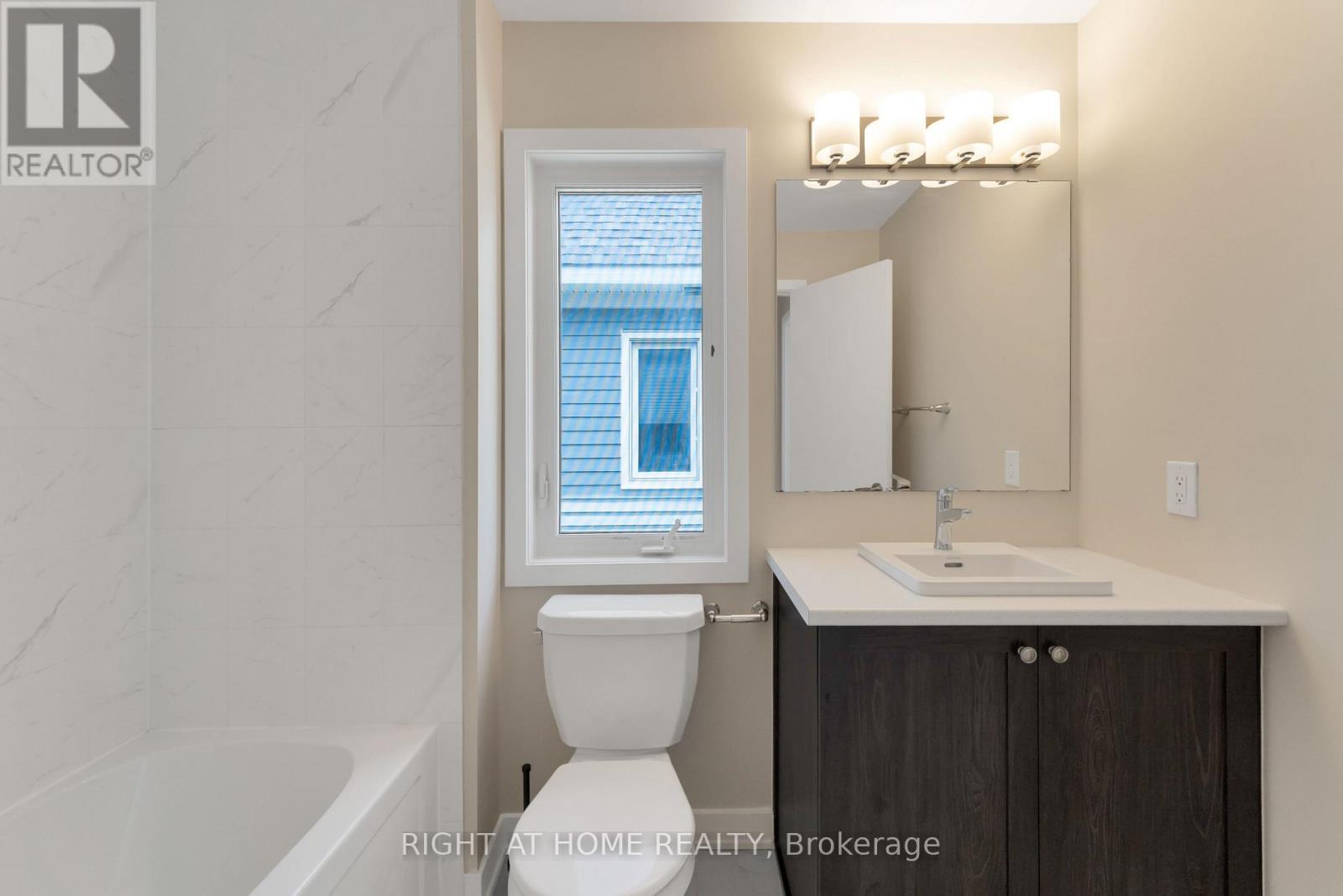 6319 Perth Street, Ottawa, ON - Indoor Photo Showing Bathroom