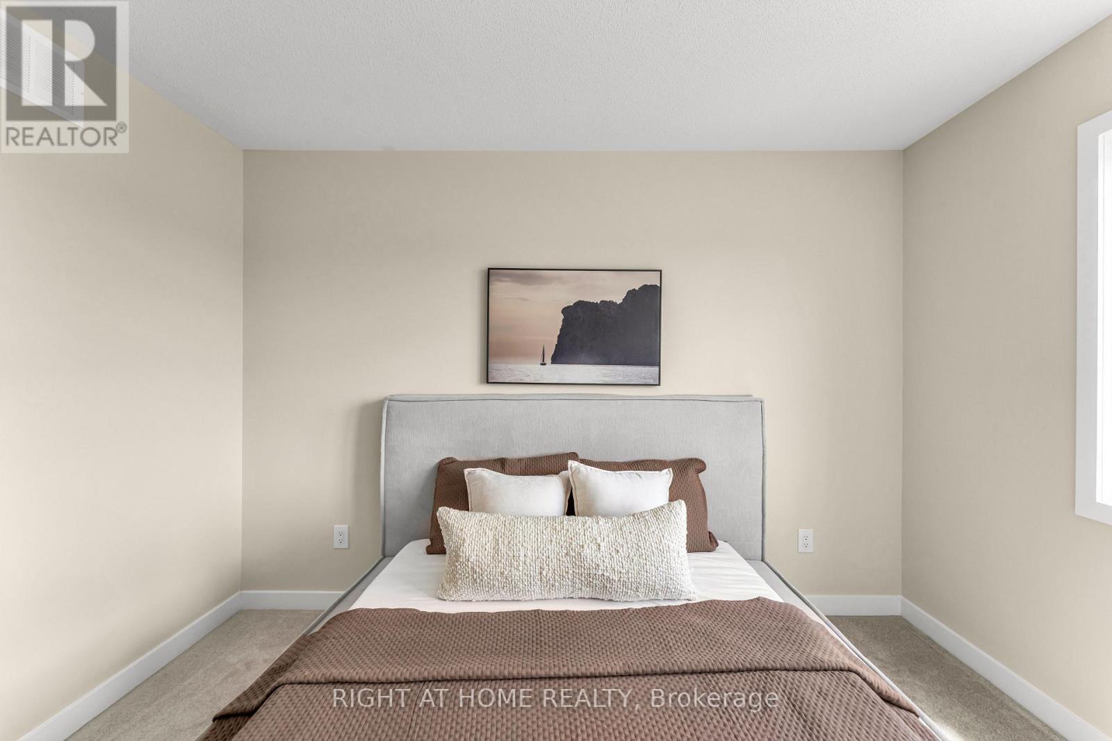 6319 Perth Street, Ottawa, ON - Indoor Photo Showing Bedroom