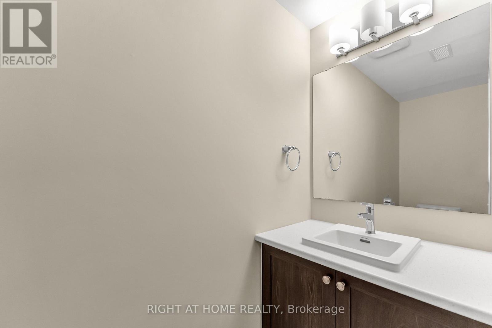 6319 Perth Street, Ottawa, ON - Indoor Photo Showing Bathroom