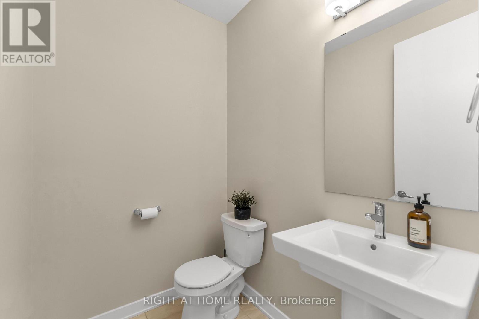 6319 Perth Street, Ottawa, ON - Indoor Photo Showing Bathroom