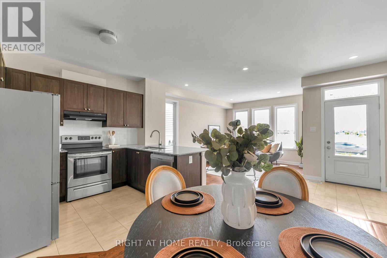 6319 Perth Street, Ottawa, ON - Indoor