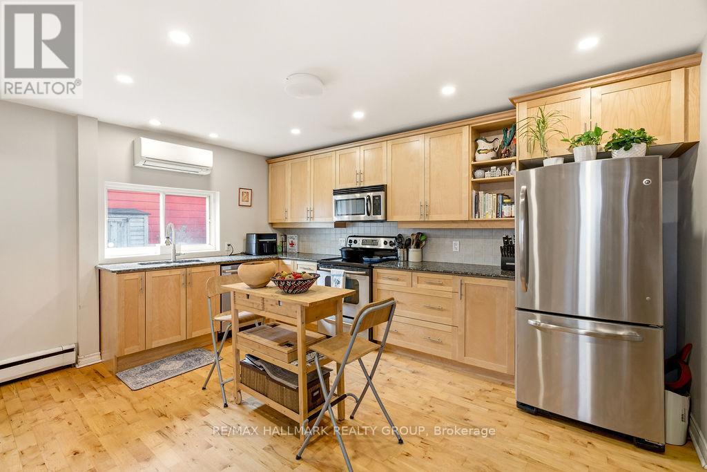176 King Edward Avenue, Ottawa, ON - Indoor Photo Showing Kitchen With Stainless Steel Kitchen