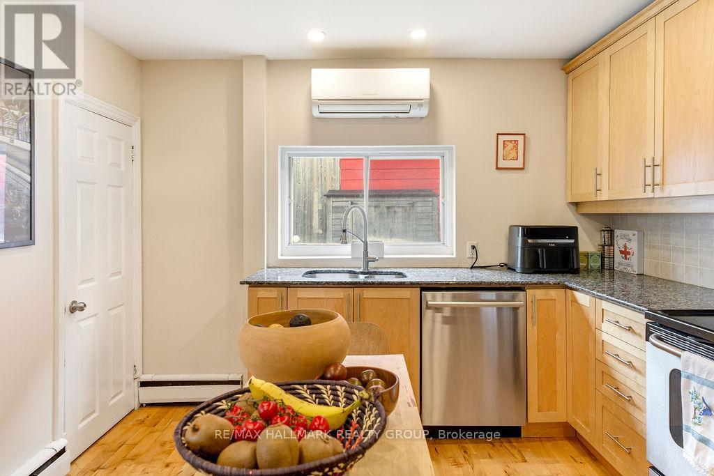 176 King Edward Avenue, Ottawa, ON - Indoor Photo Showing Kitchen