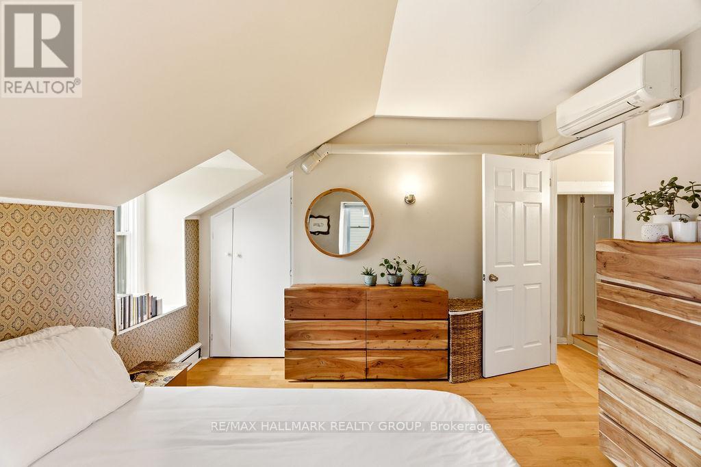 176 King Edward Avenue, Ottawa, ON - Indoor Photo Showing Bedroom