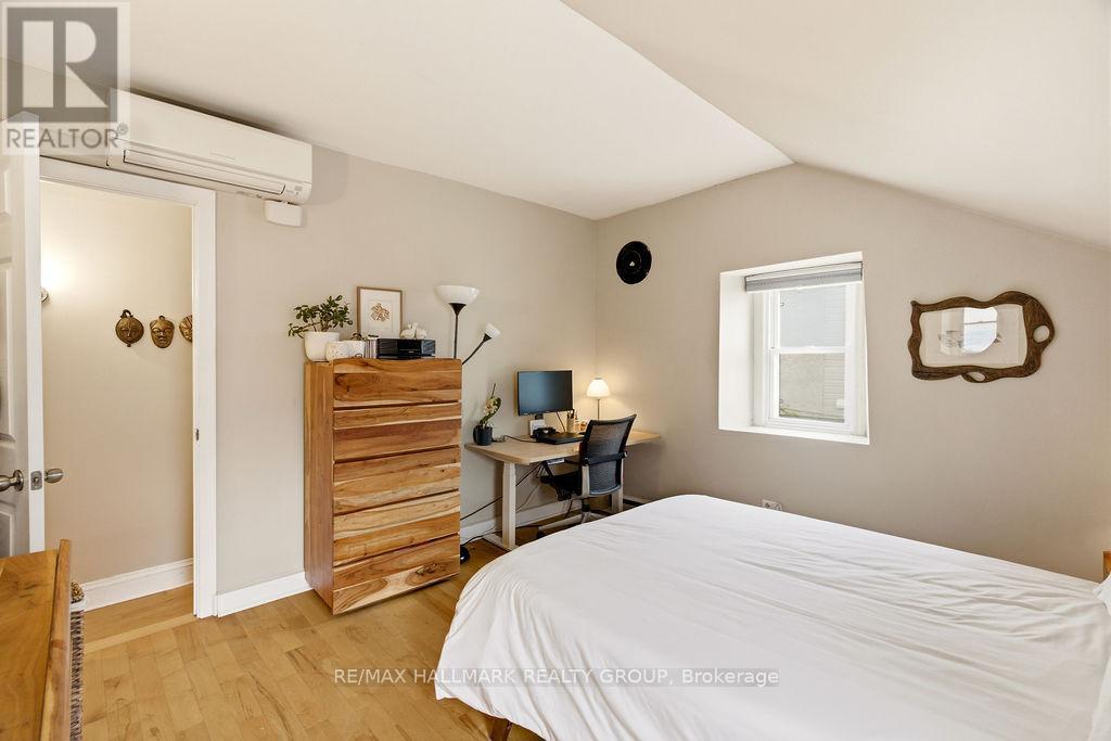 176 King Edward Avenue, Ottawa, ON - Indoor Photo Showing Bedroom