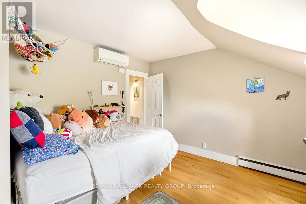 176 King Edward Avenue, Ottawa, ON - Indoor Photo Showing Bedroom