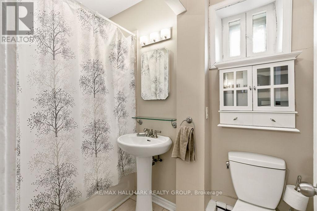 176 King Edward Avenue, Ottawa, ON - Indoor Photo Showing Bathroom
