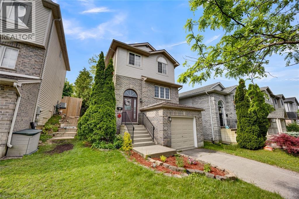 34 Phair Crescent, London, ON - Outdoor