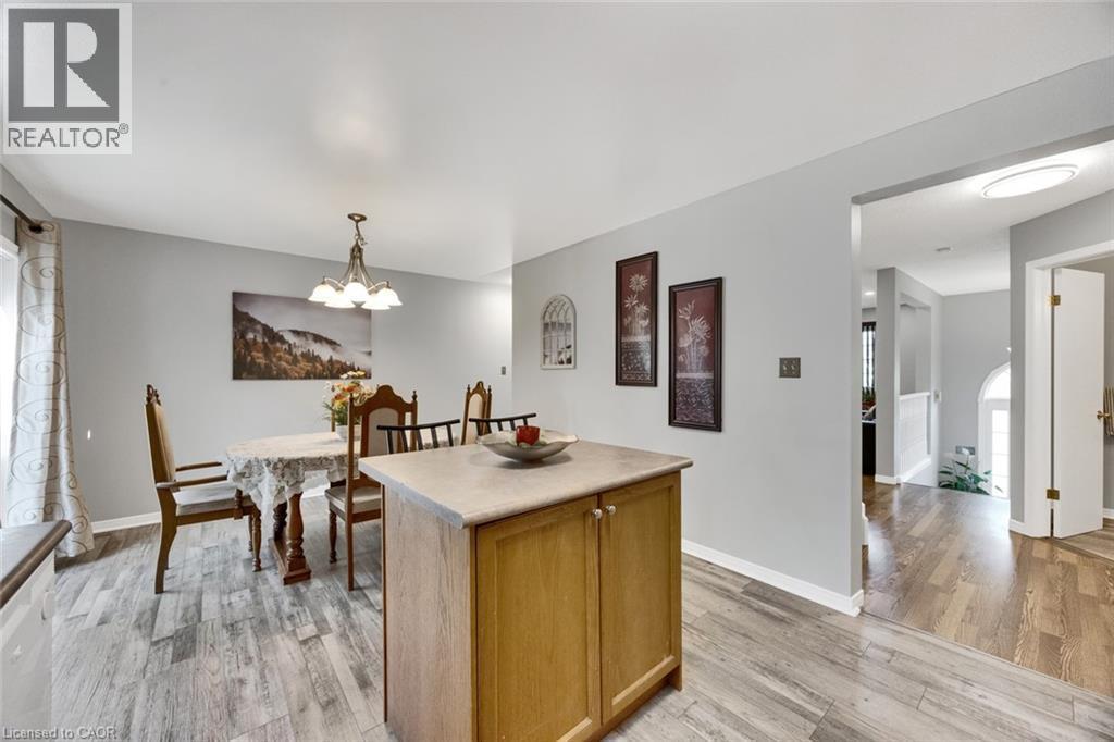 34 Phair Crescent, London, ON - Indoor Photo Showing Dining Room