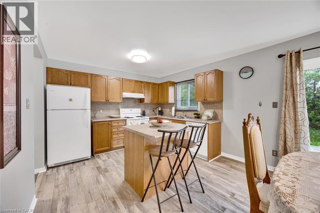 34 Phair Crescent, London, ON - Indoor Photo Showing Kitchen