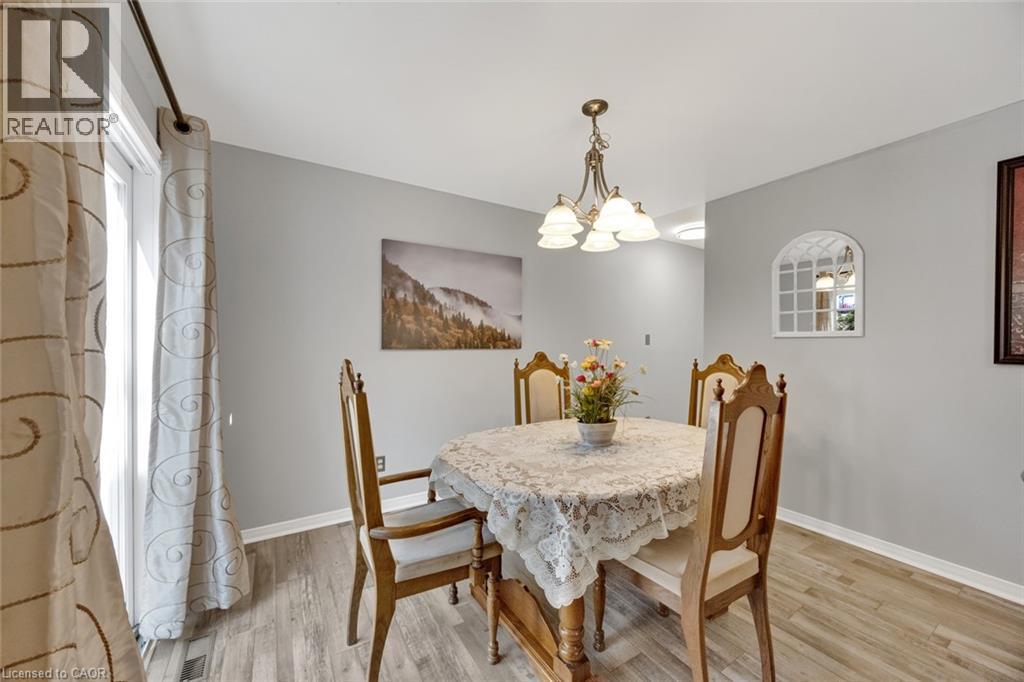 34 Phair Crescent, London, ON - Indoor Photo Showing Dining Room