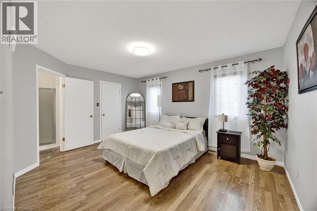 34 Phair Crescent, London, ON - Indoor Photo Showing Bedroom