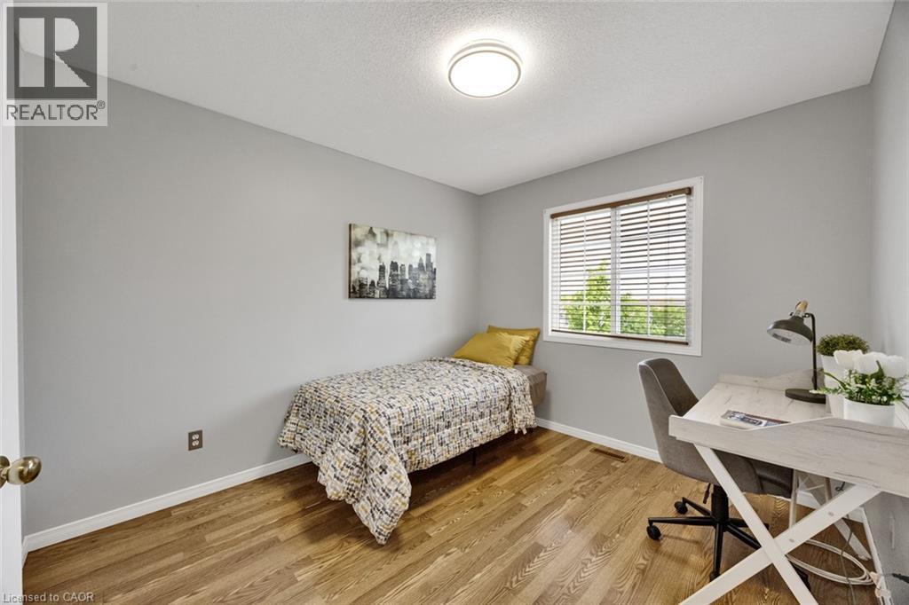 34 Phair Crescent, London, ON - Indoor Photo Showing Bedroom
