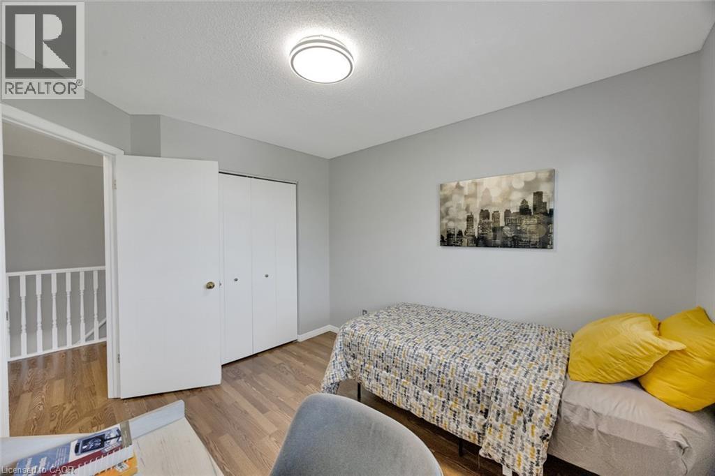 34 Phair Crescent, London, ON - Indoor Photo Showing Bedroom