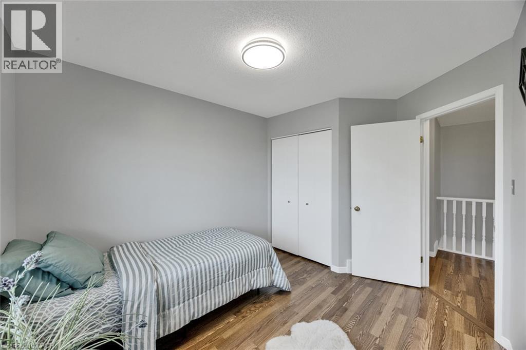 34 Phair Crescent, London, ON - Indoor Photo Showing Bedroom