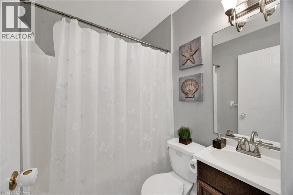 34 Phair Crescent, London, ON - Indoor Photo Showing Bathroom