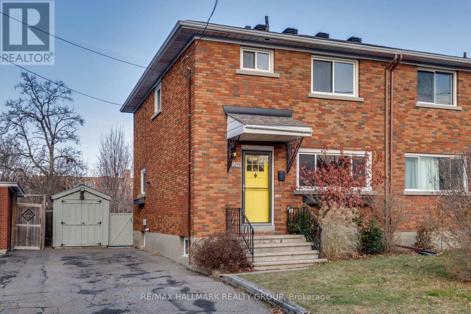 1213 Emperor Avenue, Ottawa, ON - Outdoor With Exterior