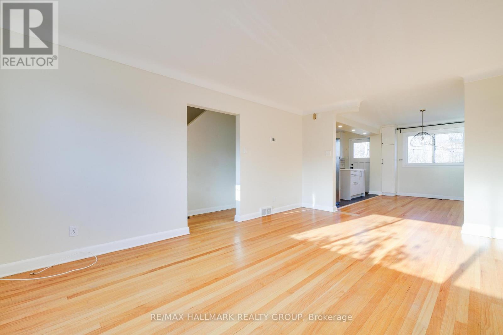 1213 Emperor Avenue, Ottawa, ON - Indoor Photo Showing Other Room